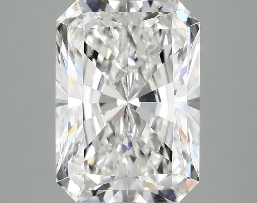 Loose Diamond - RADIANT 3.08ct E VS1: Loose Diamond - RADIANT 3.08ct E VS1 Source: This is a real non-mined Diamond that has been grown in a lab Shape: RADIANT Carats: 3.08 Color: E Clarity: VS1 Certification: IGI Video: