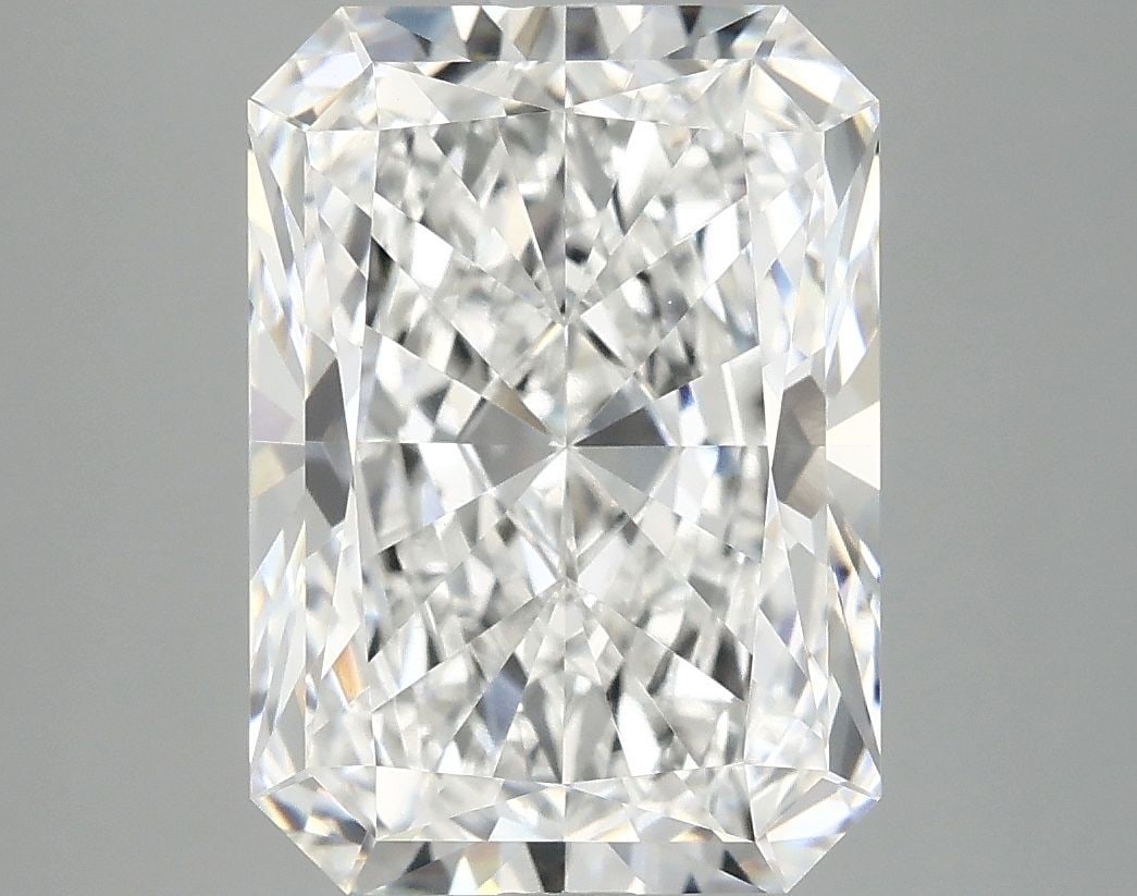 Loose Diamond - RADIANT 4.99ct E VVS2: Loose Diamond - RADIANT 4.99ct E VVS2 Source: This is a real non-mined Diamond that has been grown in a lab Shape: RADIANT Carats: 4.99 Color: E Clarity: VVS2 Certification: IGI Video:
