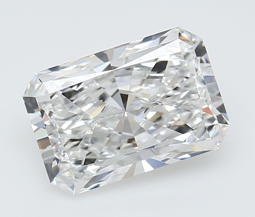 Loose Diamond - RADIANT 3.28ct E VVS2: Loose Diamond - RADIANT 3.28ct E VVS2 Source: This is a real non-mined Diamond that has been grown in a lab Shape: RADIANT Carats: 3.28 Color: E Clarity: VVS2 Certification: GIA Video: