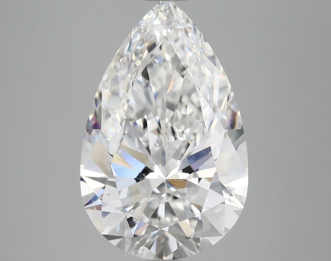 Loose Diamond - PEAR 3.9ct D VS2: Loose Diamond - PEAR 3.9ct D VS2 Source: This is a real non-mined Diamond that has been grown in a lab Shape: PEAR Carats: 3.9 Color: D Clarity: VS2 Certification: IGI Condition: Pre-Owned PLEASE