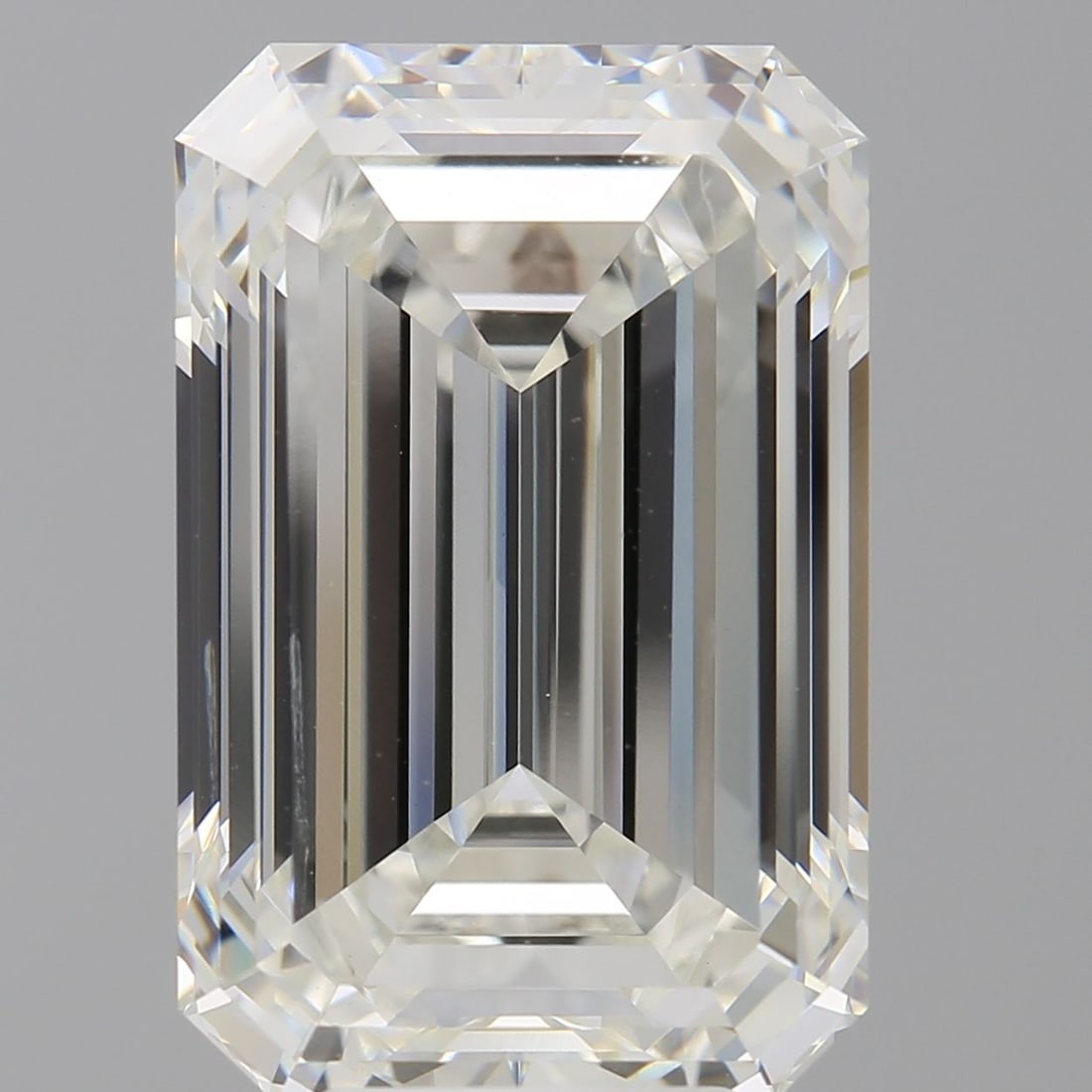 Loose Diamond - EMERALD 8.01ct G VVS2: Loose Diamond - EMERALD 8.01ct G VVS2 Source: This is a real non-mined Diamond that has been grown in a lab Shape: EMERALD Carats: 8.01 Color: G Clarity: VVS2 Certification: IGI Video: Video Link