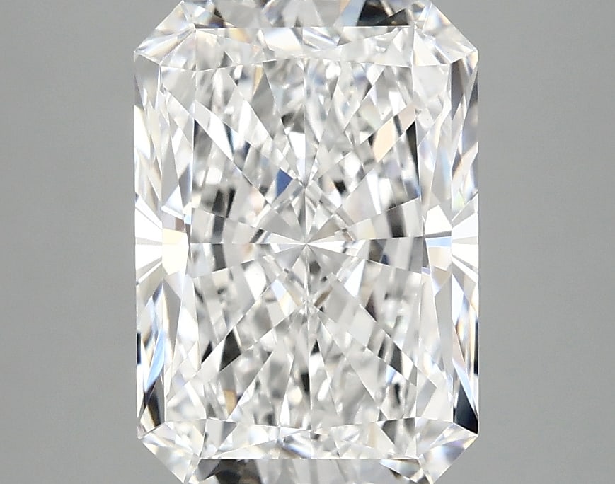 Loose Diamond - RADIANT 3.08ct D VVS2: Loose Diamond - RADIANT 3.08ct D VVS2 Source: This is a real non-mined Diamond that has been grown in a lab Shape: RADIANT Carats: 3.08 Color: D Clarity: VVS2 Certification: IGI Condition: Pre-Owned P
