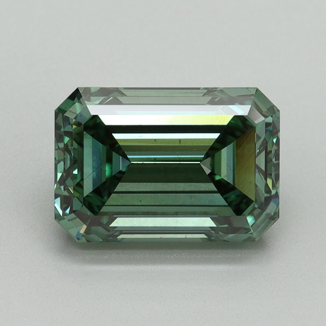 Loose Diamond - EMERALD 3.18ct Fancy Vivid Green VS2: Loose Diamond - EMERALD 3.18ct Fancy Vivid Green VS2 Source: This is a real non-mined Diamond that has been grown in a lab Shape: EMERALD Carats: 3.18 Color: Fancy Vivid Green Certification: IGI Video