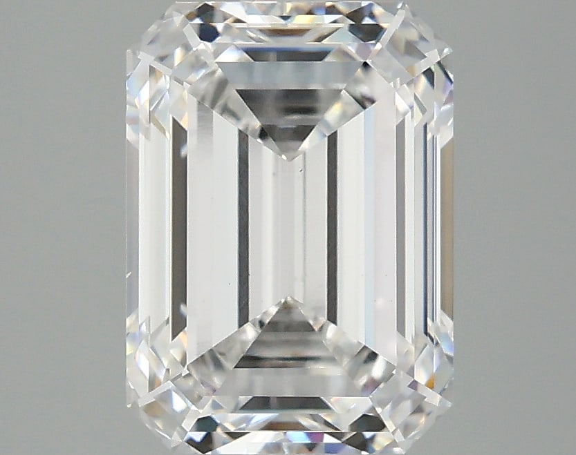 Loose Diamond - EMERALD 3.1ct D VS1: Loose Diamond - EMERALD 3.1ct D VS1 Source: This is a real non-mined Diamond that has been grown in a lab Shape: EMERALD Carats: 3.1 Color: D Clarity: VS1 Certification: IGI Condition: Pre-Owned PLEAS