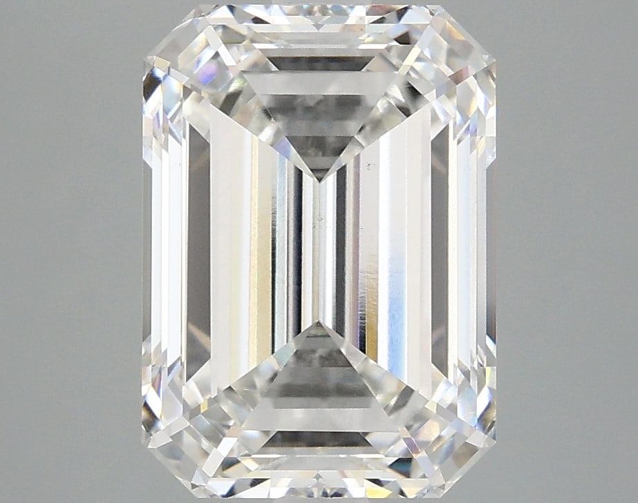 Loose Diamond - EMERALD 4.1ct E VS1: Loose Diamond - EMERALD 4.1ct E VS1 Source: This is a real non-mined Diamond that has been grown in a lab Shape: EMERALD Carats: 4.1 Color: E Clarity: VS1 Certification: IGI Condition: Pre-Owned PLEAS