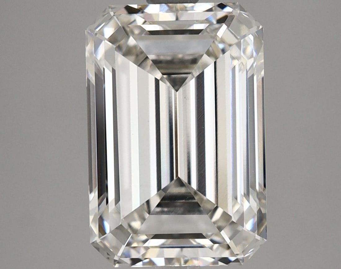 Loose Diamond - EMERALD 4.68ct G VS1: Loose Diamond - EMERALD 4.68ct G VS1 Source: This is a real non-mined Diamond that has been grown in a lab Shape: EMERALD Carats: 4.68 Color: G Clarity: VS1 Certification: IGI Video: