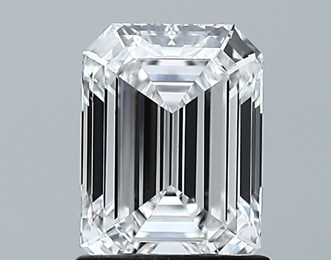 Loose Diamond - EMERALD 1.23ct D VVS2: Loose Diamond - EMERALD 1.23ct D VVS2 Source: This is a real non-mined Diamond that has been grown in a lab Shape: EMERALD Carats: 1.23 Color: D Clarity: VVS2 Certification: GIA Video: