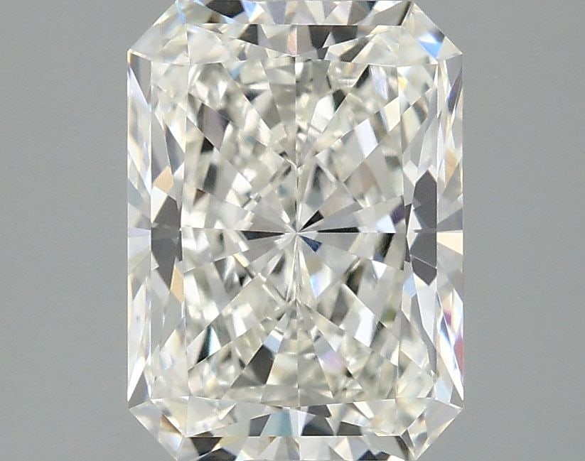 Loose Diamond - RADIANT 2.63ct G IF: Loose Diamond - RADIANT 2.63ct G IF Source: This is a real non-mined Diamond that has been grown in a lab Shape: RADIANT Carats: 2.63 Color: G Clarity: IF Certification: IGI Video: