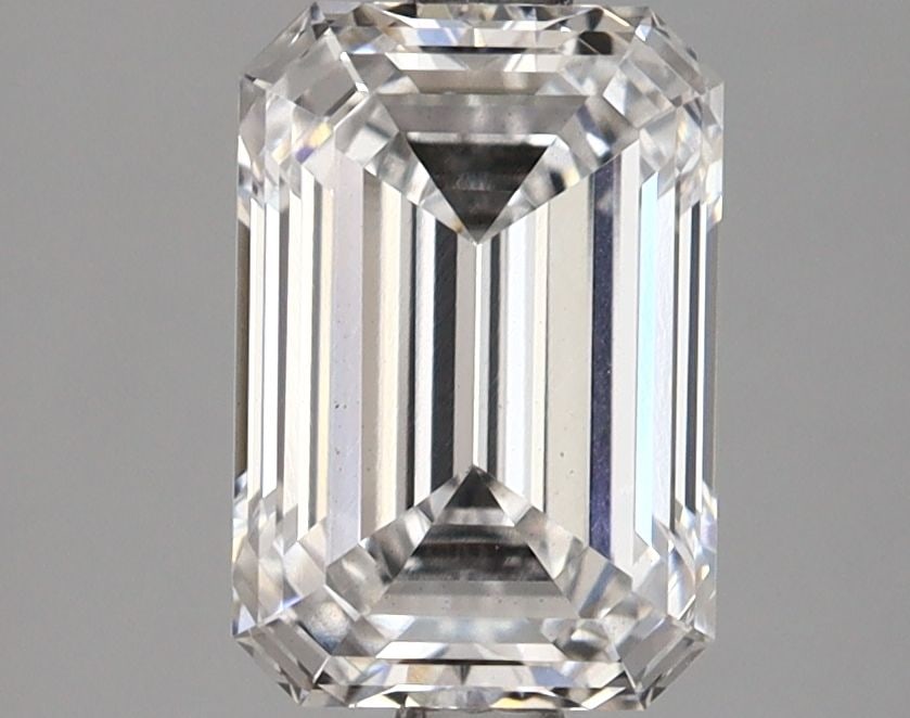 Loose Diamond - EMERALD 2.17ct E SI1: Loose Diamond - EMERALD 2.17ct E SI1 Source: This is a real non-mined Diamond that has been grown in a lab Shape: EMERALD Carats: 2.17 Color: E Clarity: SI1 Certification: GIA Video: