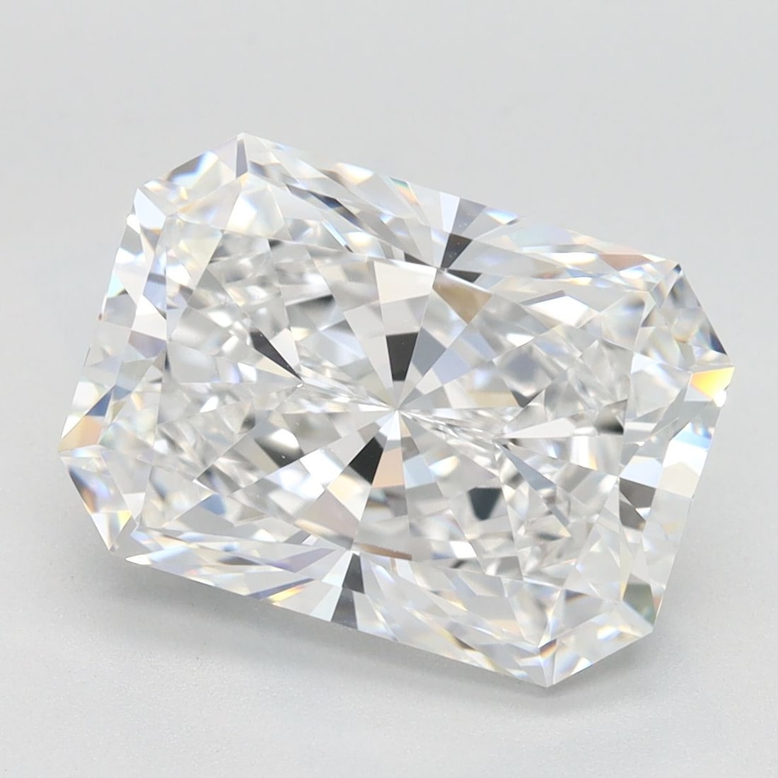 Loose Diamond - RADIANT 4.51ct D VVS1: Loose Diamond - RADIANT 4.51ct D VVS1 Source: This is a real non-mined Diamond that has been grown in a lab Shape: RADIANT Carats: 4.51 Color: D Clarity: VVS1 Certification: GIA Video:
