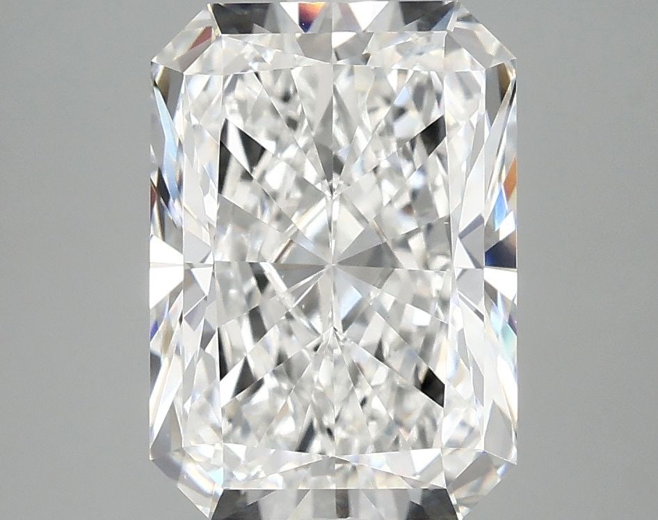 Loose Diamond - RADIANT 3.95ct E VS1: Loose Diamond - RADIANT 3.95ct E VS1 Source: This is a real non-mined Diamond that has been grown in a lab Shape: RADIANT Carats: 3.95 Color: E Clarity: VS1 Certification: IGI Video: