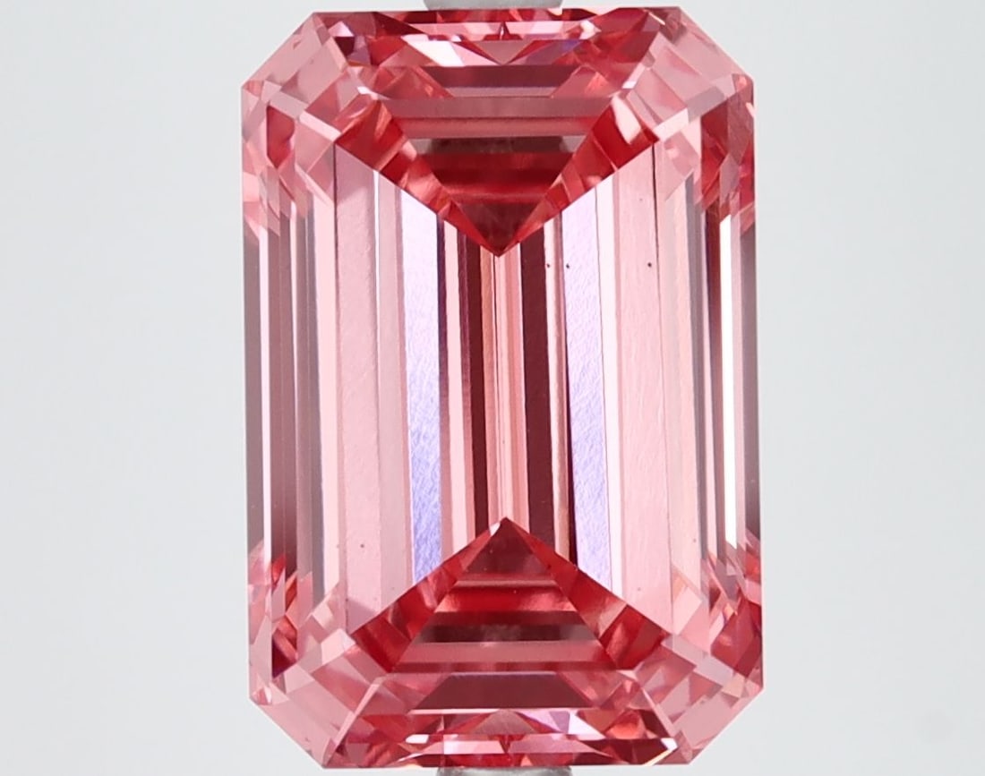 Loose Diamond - EMERALD 5.04ct Fancy Vivid Pink VS1: Loose Diamond - EMERALD 5.04ct Fancy Vivid Pink VS1 Source: This is a real non-mined Diamond that has been grown in a lab Shape: EMERALD Carats: 5.04 Color: Fancy Vivid Pink Certification: IGI Video:
