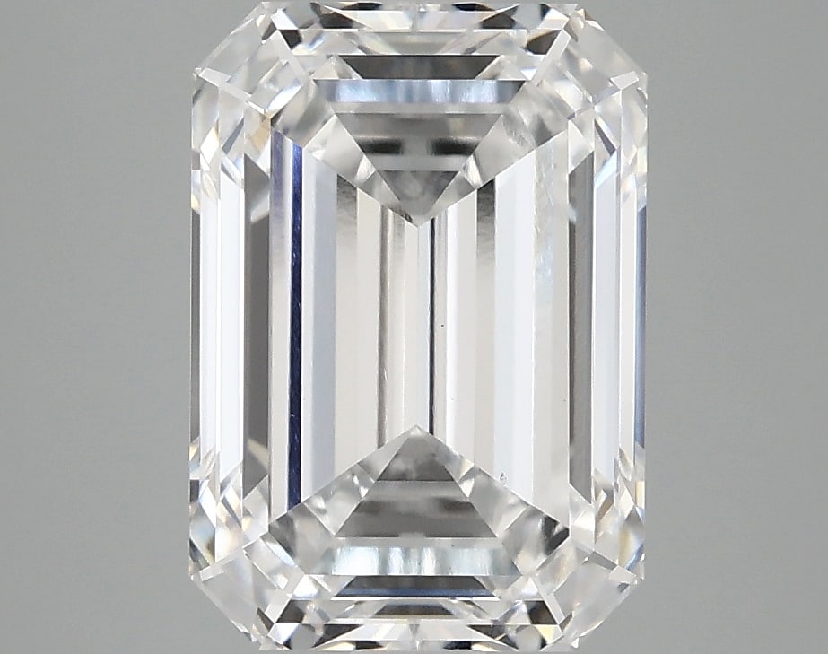 Loose Diamond - EMERALD 4.1ct D VS1: Loose Diamond - EMERALD 4.1ct D VS1 Source: This is a real non-mined Diamond that has been grown in a lab Shape: EMERALD Carats: 4.1 Color: D Clarity: VS1 Certification: IGI Condition: Pre-Owned PLEAS