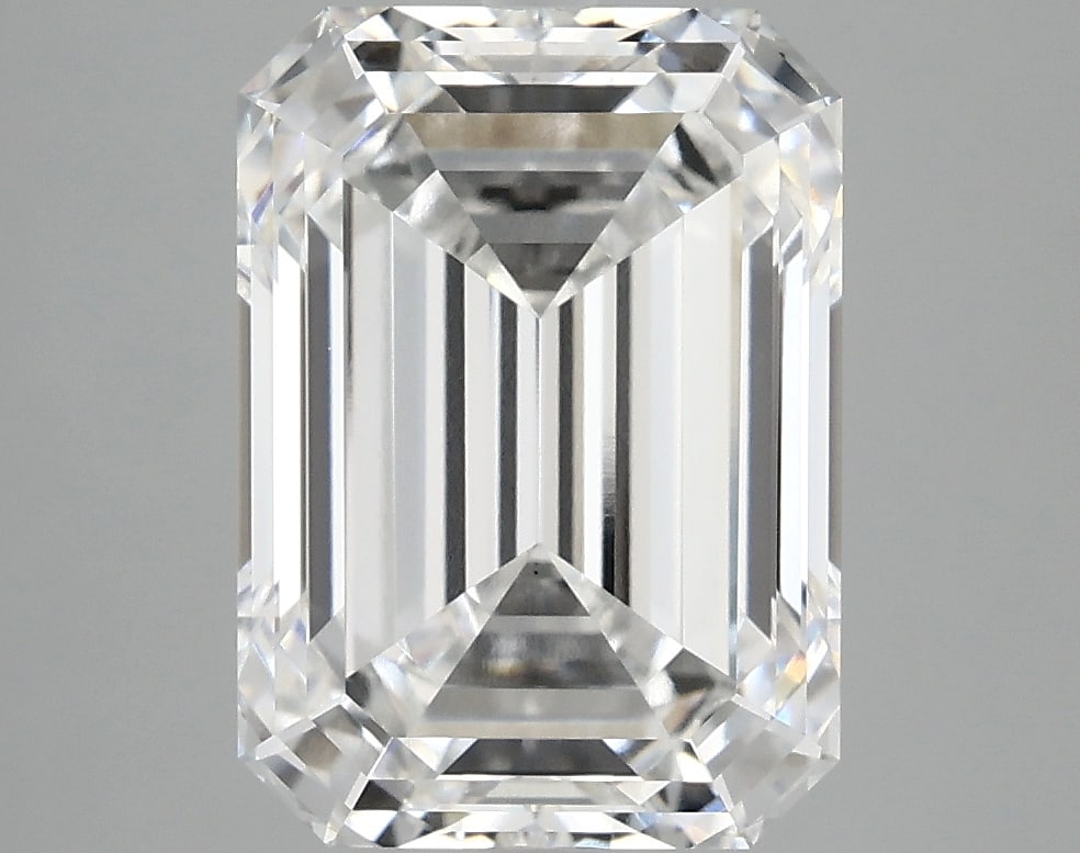 Loose Diamond - EMERALD 5.05ct D VS1: Loose Diamond - EMERALD 5.05ct D VS1 Source: This is a real non-mined Diamond that has been grown in a lab Shape: EMERALD Carats: 5.05 Color: D Clarity: VS1 Certification: IGI Condition: Pre-Owned PLE