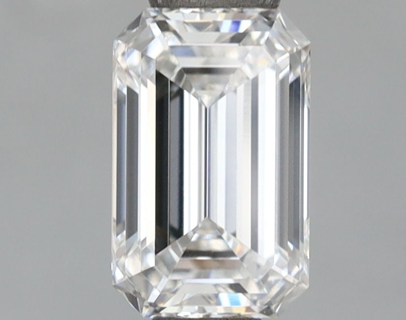 Loose Diamond - EMERALD 1.04ct E VVS1: Loose Diamond - EMERALD 1.04ct E VVS1 Source: This is a real non-mined Diamond that has been grown in a lab Shape: EMERALD Carats: 1.04 Color: E Clarity: VVS1 Certification: IGI Video: