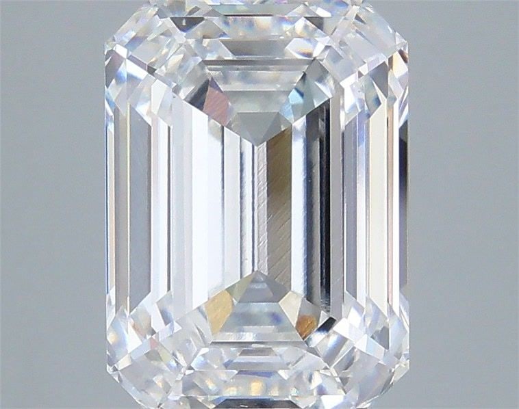 Loose Diamond - EMERALD 5.04ct D VS1: Loose Diamond - EMERALD 5.04ct D VS1 Source: This is a real non-mined Diamond that has been grown in a lab Shape: EMERALD Carats: 5.04 Color: D Clarity: VS1 Certification: IGI Video: