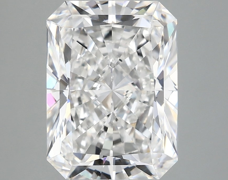 Loose Diamond - RADIANT 3.08ct D VVS2: Loose Diamond - RADIANT 3.08ct D VVS2 Source: This is a real non-mined Diamond that has been grown in a lab Shape: RADIANT Carats: 3.08 Color: D Clarity: VVS2 Certification: IGI Condition: Pre-Owned P