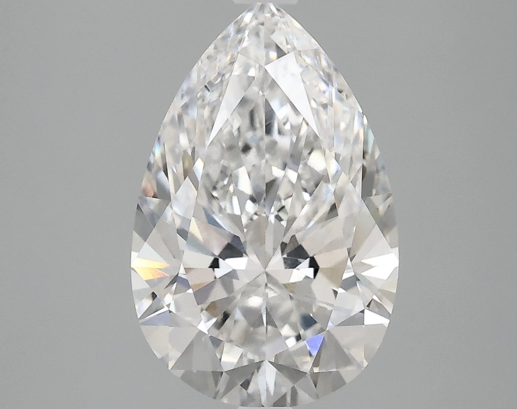 Loose Diamond - PEAR 2.85ct E VS1: Loose Diamond - PEAR 2.85ct E VS1 Source: This is a real non-mined Diamond that has been grown in a lab Shape: PEAR Carats: 2.85 Color: E Clarity: VS1 Certification: IGI Condition: Pre-Owned PLEASE NO