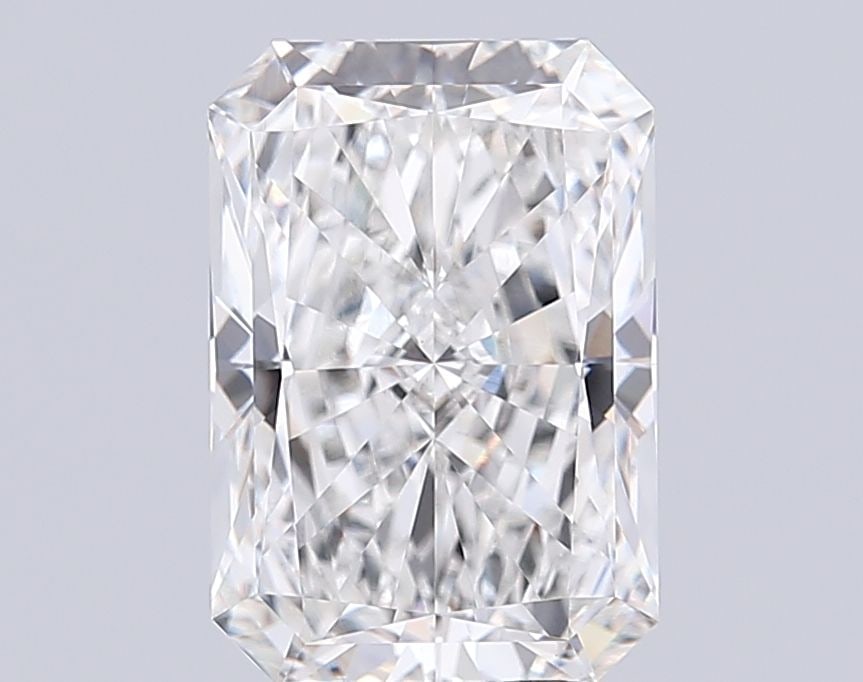 Loose Diamond - RADIANT 5.53ct E VVS2: Loose Diamond - RADIANT 5.53ct E VVS2 Source: This is a real non-mined Diamond that has been grown in a lab Shape: RADIANT Carats: 5.53 Color: E Clarity: VVS2 Certification: IGI Video: