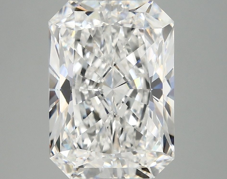 Loose Diamond - RADIANT 4.08ct E VVS2: Loose Diamond - RADIANT 4.08ct E VVS2 Source: This is a real non-mined Diamond that has been grown in a lab Shape: RADIANT Carats: 4.08 Color: E Clarity: VVS2 Certification: IGI Video:
