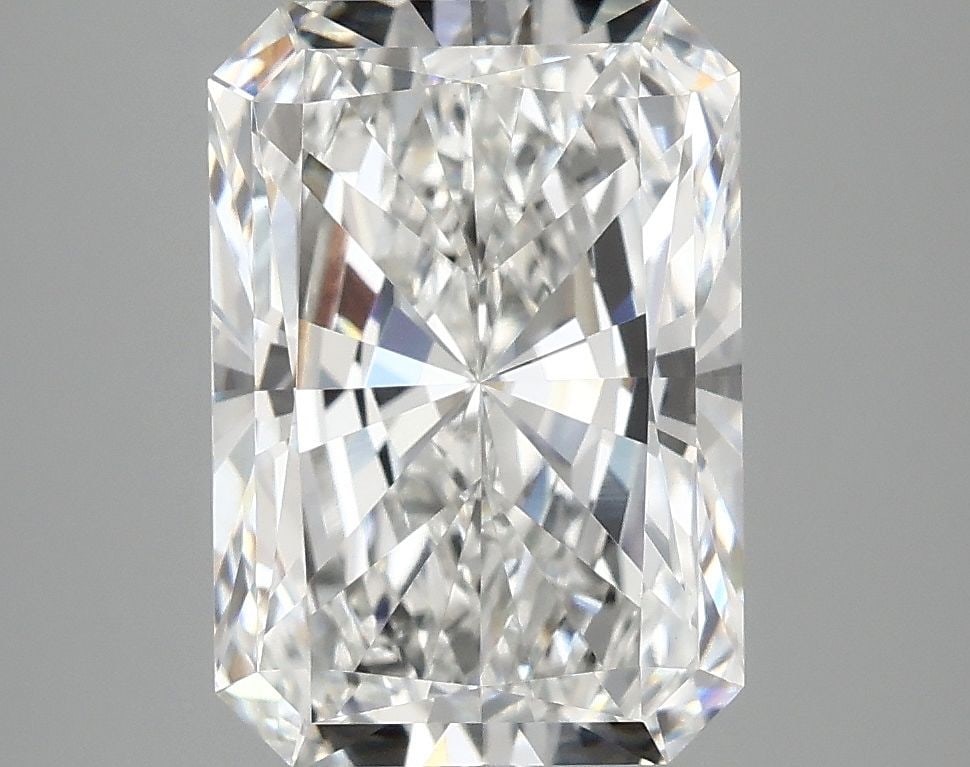 Loose Diamond - RADIANT 3.9ct E VVS2: Loose Diamond - RADIANT 3.9ct E VVS2 Source: This is a real non-mined Diamond that has been grown in a lab Shape: RADIANT Carats: 3.9 Color: E Clarity: VVS2 Certification: IGI Video: