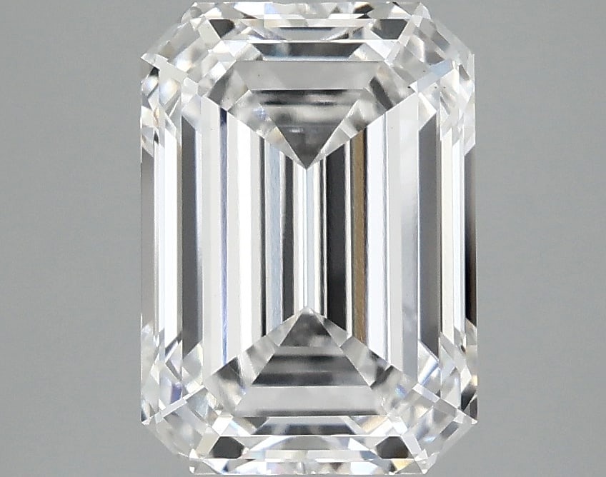 Loose Diamond - EMERALD 3.09ct D VS1: Loose Diamond - EMERALD 3.09ct D VS1 Source: This is a real non-mined Diamond that has been grown in a lab Shape: EMERALD Carats: 3.09 Color: D Clarity: VS1 Certification: IGI Condition: Pre-Owned PLE