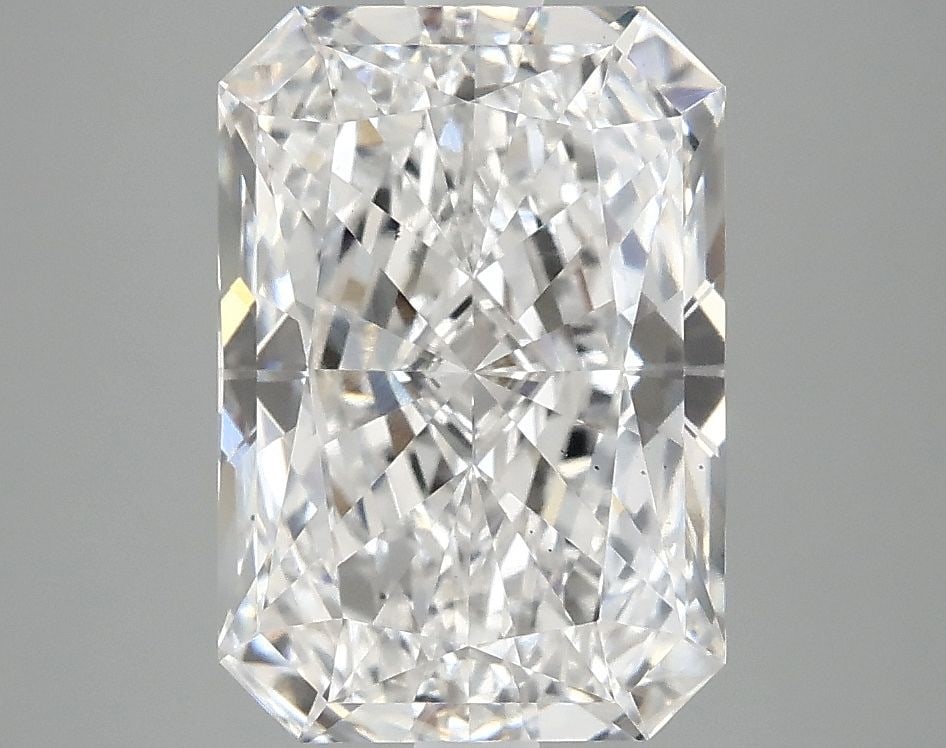 Loose Diamond - RADIANT 3.51ct E VS2: Loose Diamond - RADIANT 3.51ct E VS2 Source: This is a real non-mined Diamond that has been grown in a lab Shape: RADIANT Carats: 3.51 Color: E Clarity: VS2 Certification: IGI Video: