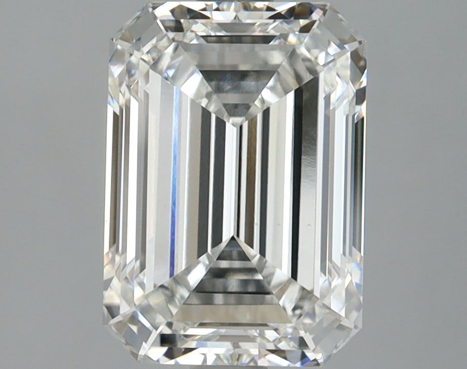 Loose Diamond - EMERALD 3.1ct E VS2: Loose Diamond - EMERALD 3.1ct E VS2 Source: This is a real non-mined Diamond that has been grown in a lab Shape: EMERALD Carats: 3.1 Color: E Clarity: VS2 Certification: IGI Condition: Pre-Owned PLEAS