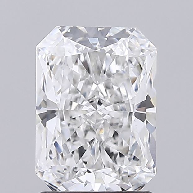 Loose Diamond - RADIANT 1.58ct E VVS2: Loose Diamond - RADIANT 1.58ct E VVS2 Source: This is a real non-mined Diamond that has been grown in a lab Shape: RADIANT Carats: 1.58 Color: E Clarity: VVS2 Certification: IGI Condition: Pre-Owned P