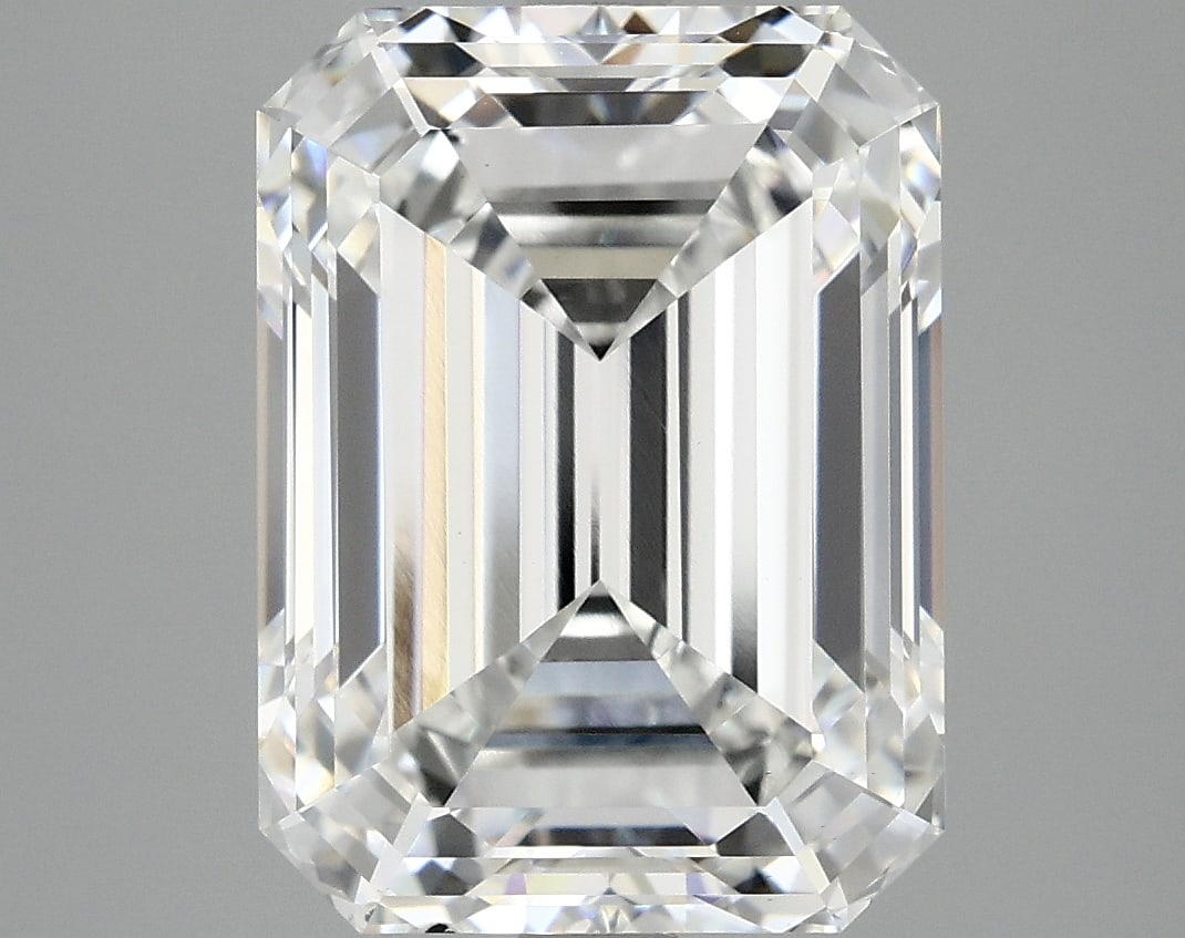 Loose Diamond - EMERALD 7.06ct E VS2: Loose Diamond - EMERALD 7.06ct E VS2 Source: This is a real non-mined Diamond that has been grown in a lab Shape: EMERALD Carats: 7.06 Color: E Clarity: VS2 Certification: IGI Condition: Pre-Owned PLE