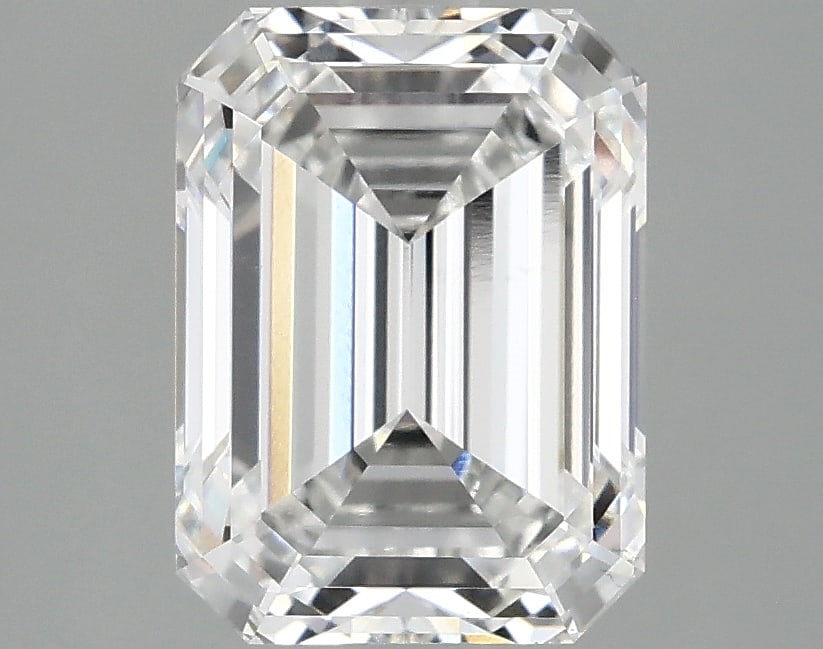 Loose Diamond - EMERALD 3.08ct E VS1: Loose Diamond - EMERALD 3.08ct E VS1 Source: This is a real non-mined Diamond that has been grown in a lab Shape: EMERALD Carats: 3.08 Color: E Clarity: VS1 Certification: IGI Condition: Pre-Owned PLE