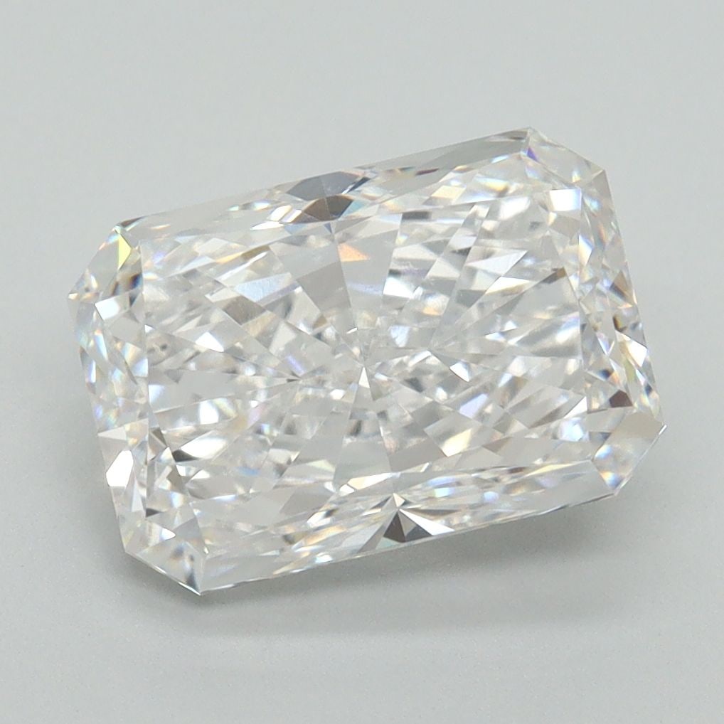 Loose Diamond - RADIANT 3.71ct D VVS2: Loose Diamond - RADIANT 3.71ct D VVS2 Source: This is a real non-mined Diamond that has been grown in a lab Shape: RADIANT Carats: 3.71 Color: D Clarity: VVS2 Certification: IGI Video: