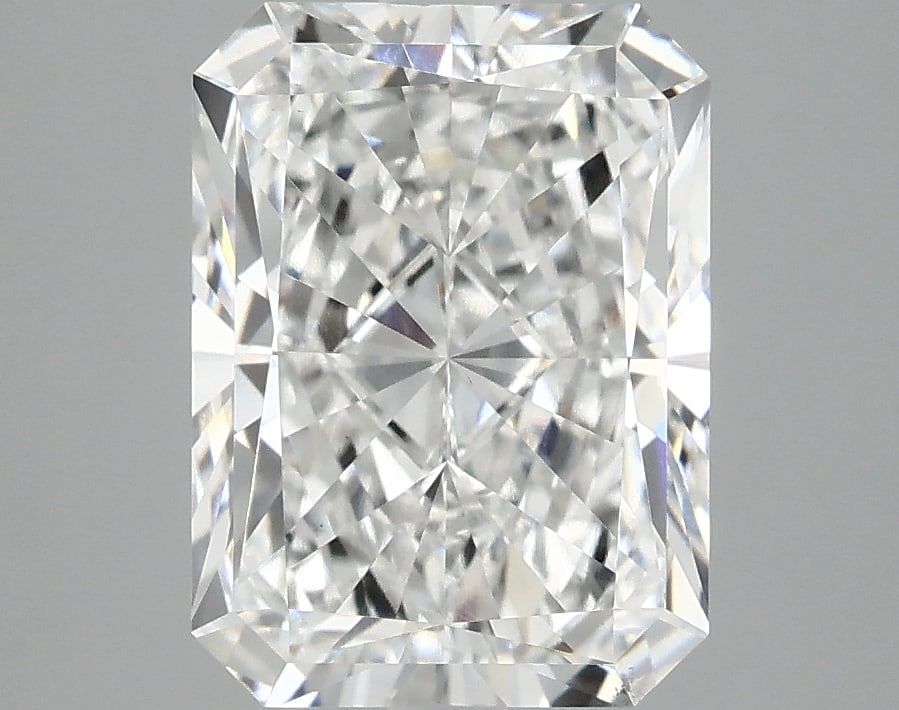 Loose Diamond - RADIANT 3.5ct E VS1: Loose Diamond - RADIANT 3.5ct E VS1 Source: This is a real non-mined Diamond that has been grown in a lab Shape: RADIANT Carats: 3.5 Color: E Clarity: VS1 Certification: IGI Condition: Pre-Owned PLEAS