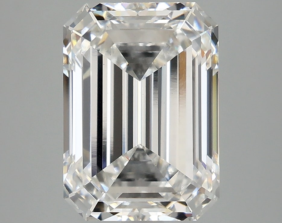 Loose Diamond - EMERALD 4.09ct E VS1: Loose Diamond - EMERALD 4.09ct E VS1 Source: This is a real non-mined Diamond that has been grown in a lab Shape: EMERALD Carats: 4.09 Color: E Clarity: VS1 Certification: IGI Condition: Pre-Owned PLE