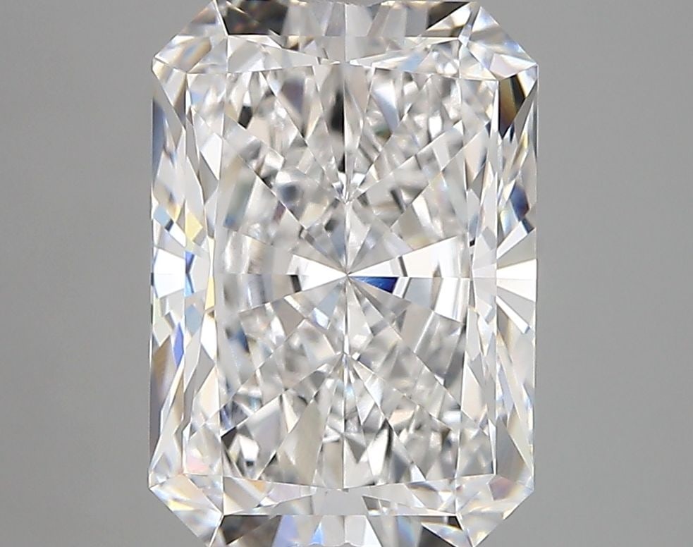 Loose Diamond - RADIANT 4.0ct D VVS1: Loose Diamond - RADIANT 4.0ct D VVS1 Source: This is a real non-mined Diamond that has been grown in a lab Shape: RADIANT Carats: 4.0 Color: D Clarity: VVS1 Certification: IGI Video: