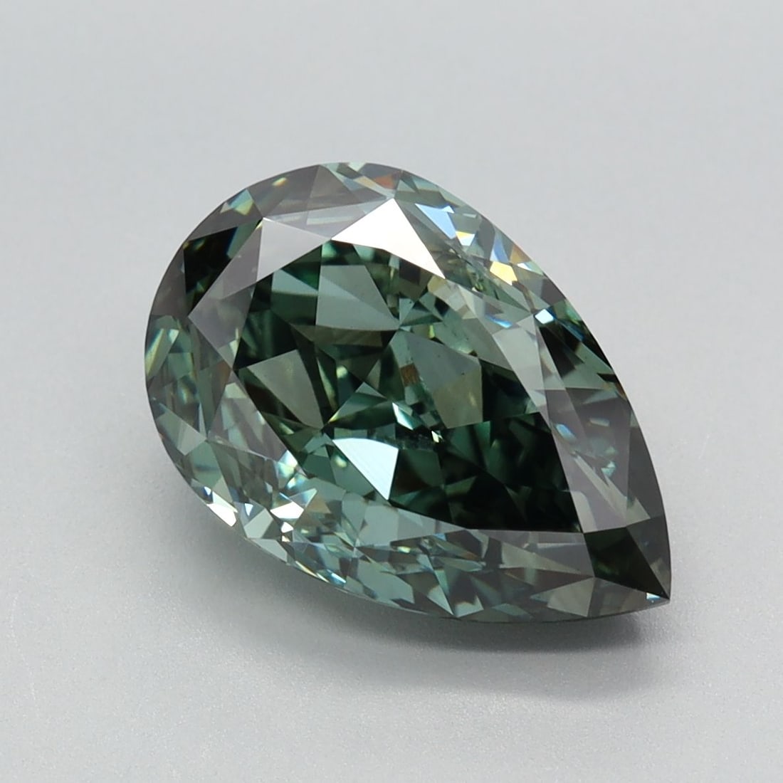 Loose Diamond - PEAR 3.52ct Fancy Intense Green VS1: Loose Diamond - PEAR 3.52ct Fancy Intense Green VS1 Source: This is a real non-mined Diamond that has been grown in a lab Shape: PEAR Carats: 3.52 Color: Fancy Intense Green Certification: IGI Video: