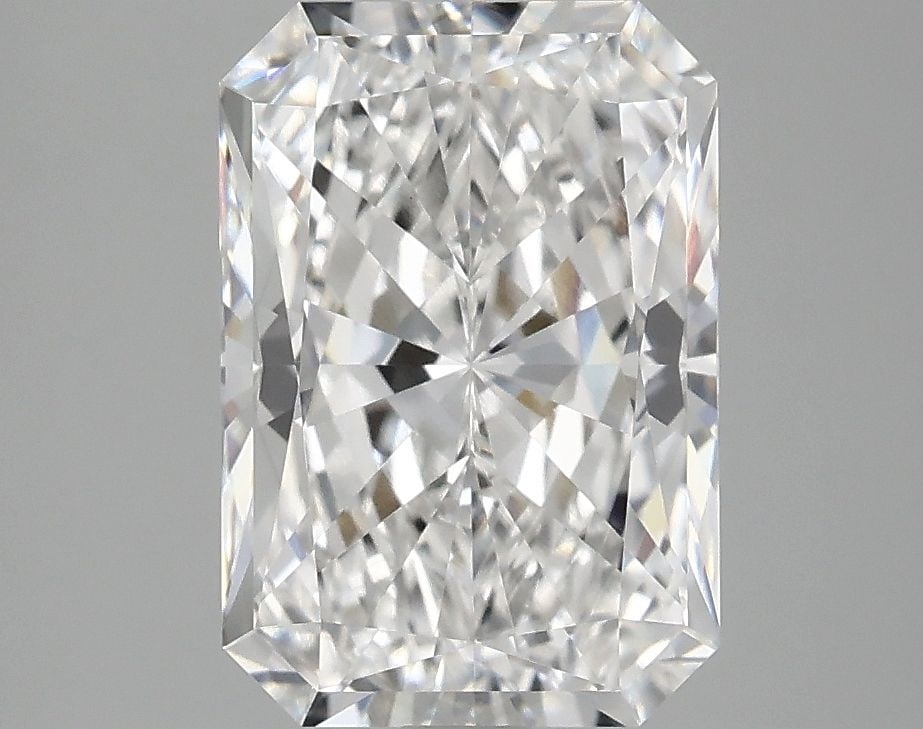 Loose Diamond - RADIANT 3.0ct E VS1: Loose Diamond - RADIANT 3.0ct E VS1 Source: This is a real non-mined Diamond that has been grown in a lab Shape: RADIANT Carats: 3.0 Color: E Clarity: VS1 Certification: IGI Video: