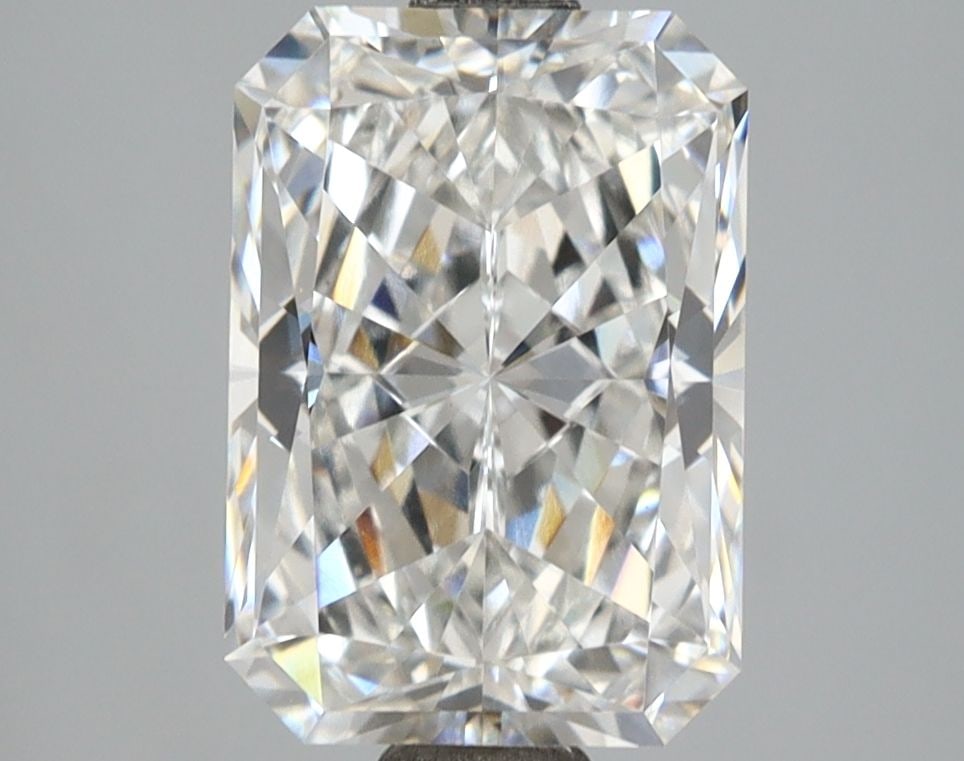 Loose Diamond - RADIANT 3.02ct E VVS2: Loose Diamond - RADIANT 3.02ct E VVS2 Source: This is a real non-mined Diamond that has been grown in a lab Shape: RADIANT Carats: 3.02 Color: E Clarity: VVS2 Certification: IGI Video: Video Link