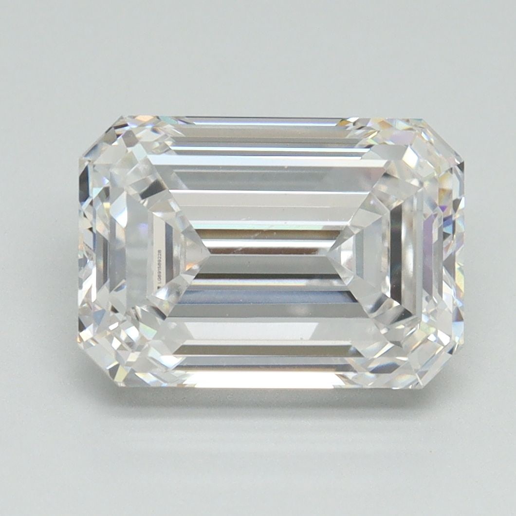 Loose Diamond - EMERALD 4.03ct D VVS2: Loose Diamond - EMERALD 4.03ct D VVS2 Source: This is a real non-mined Diamond that has been grown in a lab Shape: EMERALD Carats: 4.03 Color: D Clarity: VVS2 Certification: IGI Video: