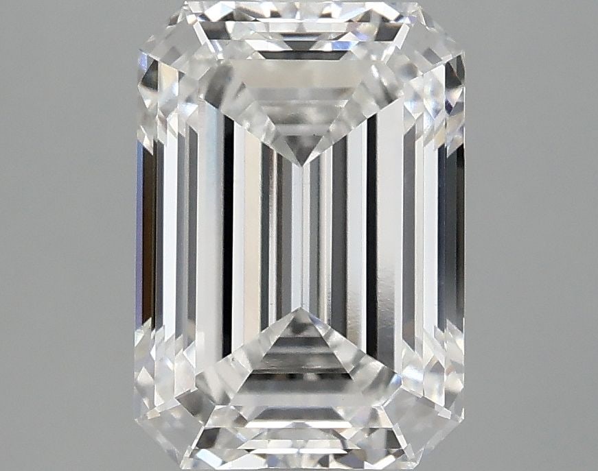 Loose Diamond - EMERALD 3.1ct E VS1: Loose Diamond - EMERALD 3.1ct E VS1 Source: This is a real non-mined Diamond that has been grown in a lab Shape: EMERALD Carats: 3.1 Color: E Clarity: VS1 Certification: IGI Video: