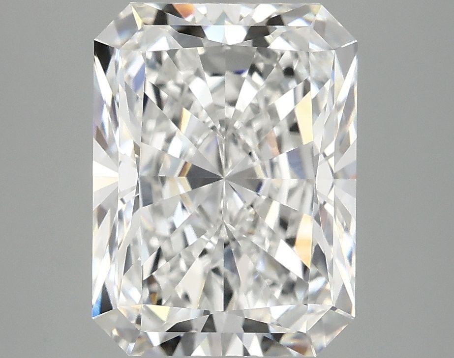 Loose Diamond - RADIANT 4.0ct E VVS2: Loose Diamond - RADIANT 4.0ct E VVS2 Source: This is a real non-mined Diamond that has been grown in a lab Shape: RADIANT Carats: 4.0 Color: E Clarity: VVS2 Certification: IGI Video:
