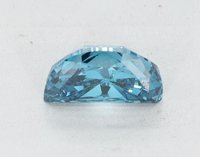Loose Diamond - HALF MOON 0.57ct Blue VVS2: Loose Diamond - HALF MOON 0.57ct Blue VVS2 Source: This is a real non-mined Diamond that has been grown in a lab Shape: HALF MOON Carats: 0.57 Color: Blue Certification: NONE Video: