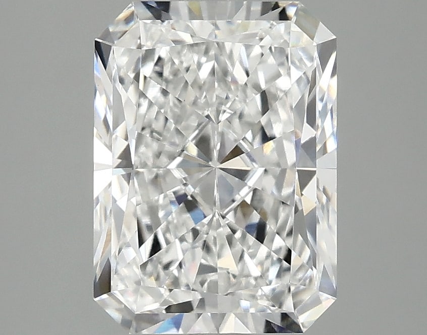 Loose Diamond - RADIANT 2.92ct D VVS2: Loose Diamond - RADIANT 2.92ct D VVS2 Source: This is a real non-mined Diamond that has been grown in a lab Shape: RADIANT Carats: 2.92 Color: D Clarity: VVS2 Certification: IGI Condition: Pre-Owned P