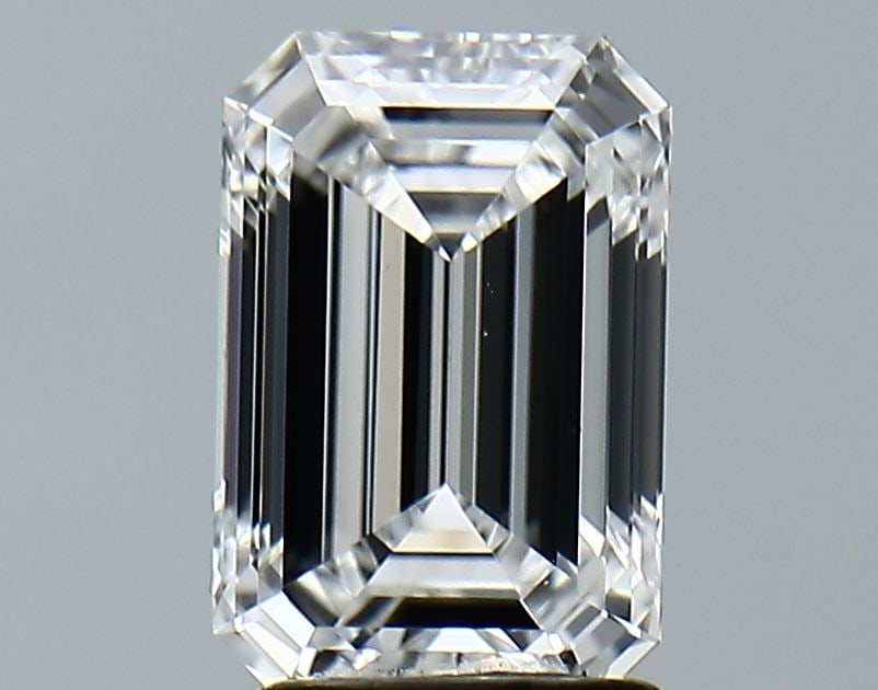 Loose Diamond - OVAL 3.15ct E VVS2: Loose Diamond - OVAL 3.15ct E VVS2 Source: This is a real non-mined Diamond that has been grown in a lab Shape: OVAL Carats: 3.15 Color: E Clarity: VVS2 Certification: GIA Video: