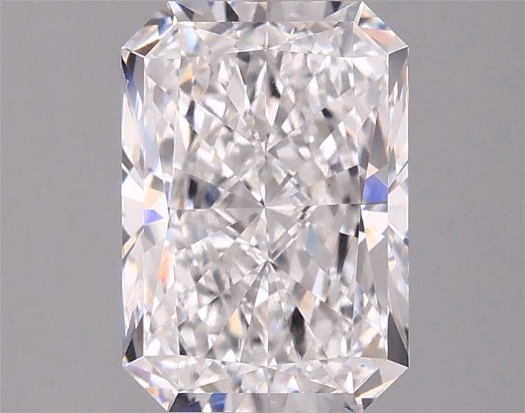 Loose Diamond - RADIANT 2.5ct D VS2: Loose Diamond - RADIANT 2.5ct D VS2 Source: This is a real non-mined Diamond that has been grown in a lab Shape: RADIANT Carats: 2.5 Color: D Clarity: VS2 Certification: IGI Condition: Pre-Owned PLEAS