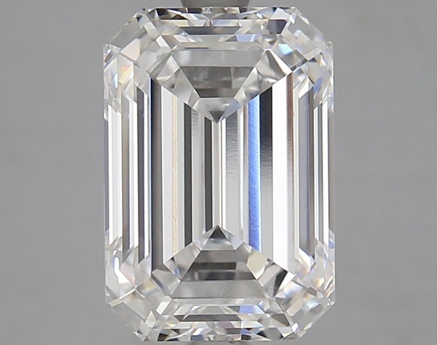 Loose Diamond - EMERALD 4.06ct E VS1: Loose Diamond - EMERALD 4.06ct E VS1 Source: This is a real non-mined Diamond that has been grown in a lab Shape: EMERALD Carats: 4.06 Color: E Clarity: VS1 Certification: GIA Video: