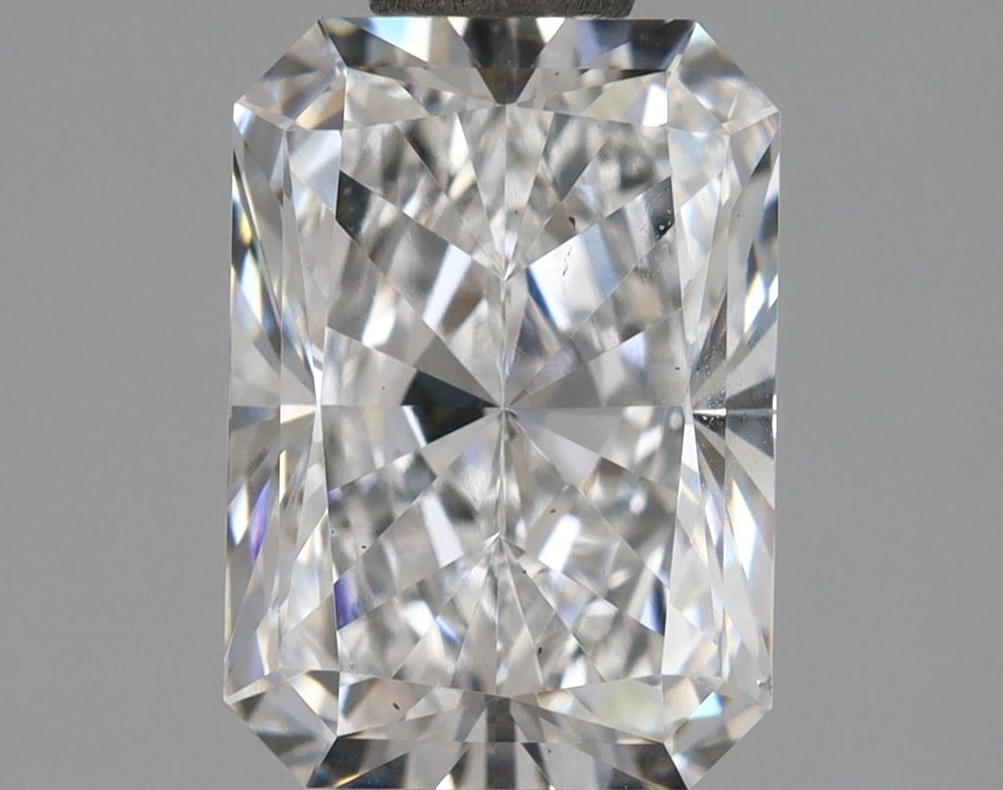 Loose Diamond - RADIANT 1.65ct E VS1: Loose Diamond - RADIANT 1.65ct E VS1 Source: This is a real non-mined Diamond that has been grown in a lab Shape: RADIANT Carats: 1.65 Color: E Clarity: VS1 Certification: IGI Video: