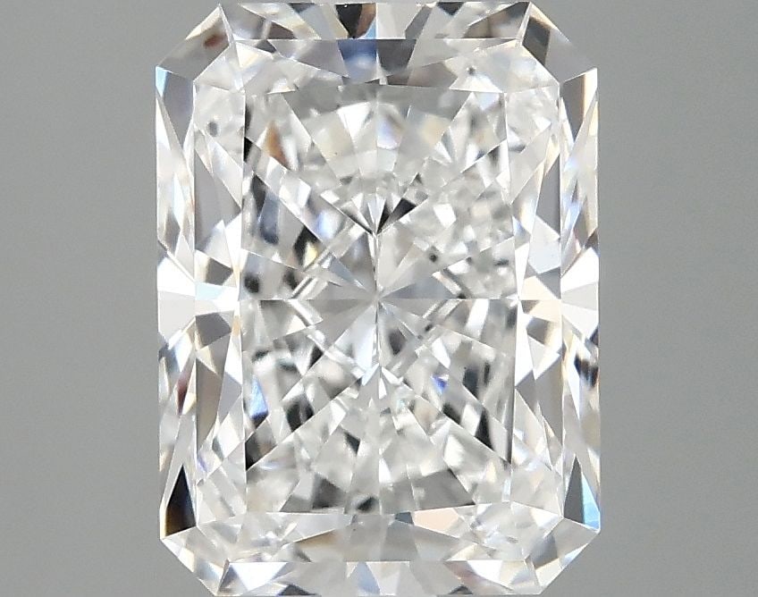 Loose Diamond - RADIANT 3.04ct E VVS2: Loose Diamond - RADIANT 3.04ct E VVS2 Source: This is a real non-mined Diamond that has been grown in a lab Shape: RADIANT Carats: 3.04 Color: E Clarity: VVS2 Certification: IGI Video: