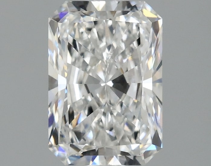 Loose Diamond - RADIANT 1.54ct E VVS2: Loose Diamond - RADIANT 1.54ct E VVS2 Source: This is a real non-mined Diamond that has been grown in a lab Shape: RADIANT Carats: 1.54 Color: E Clarity: VVS2 Certification: IGI Condition: Pre-Owned P