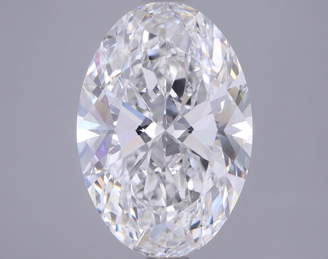 Loose Diamond - EMERALD 4.03ct G SI1: Loose Diamond - EMERALD 4.03ct G SI1 Source: This is a real non-mined Diamond that has been grown in a lab Shape: EMERALD Carats: 4.03 Color: G Clarity: SI1 Certification: GIA Video: